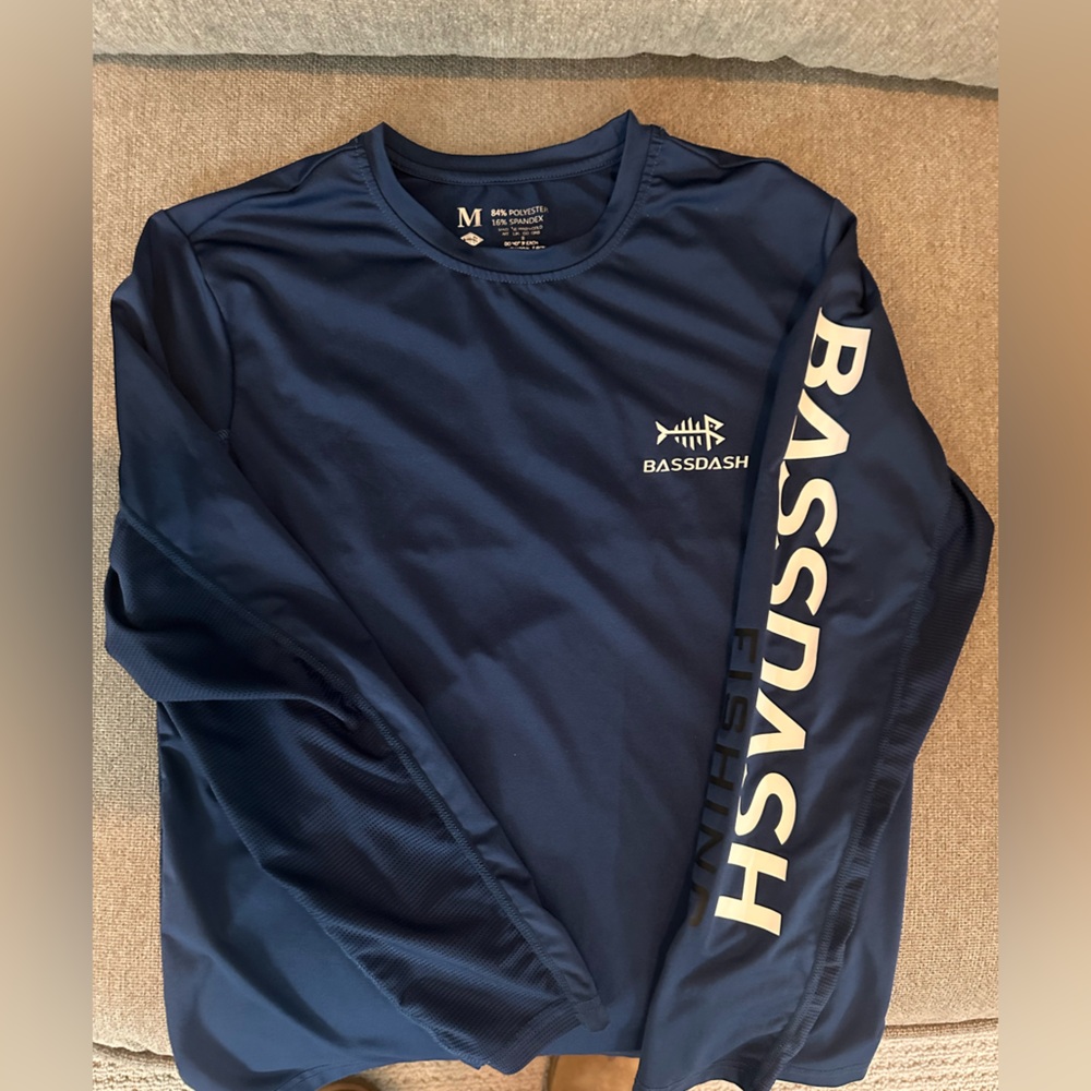 Bassdash Boys UPF 50+ Long Sleeve Fishing Shirt

Medium- never worn